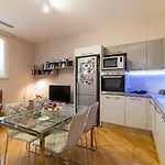 Apartment Elegant Flat At Municipio By Napoliapartments *