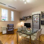 Elegant Flat At Municipio By Napoliapartments Apartment Neapel