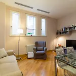 Elegant Flat At Municipio By Napoliapartments Apartment Neapel