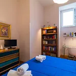 Elegant Flat At Municipio By Napoliapartments Neapel