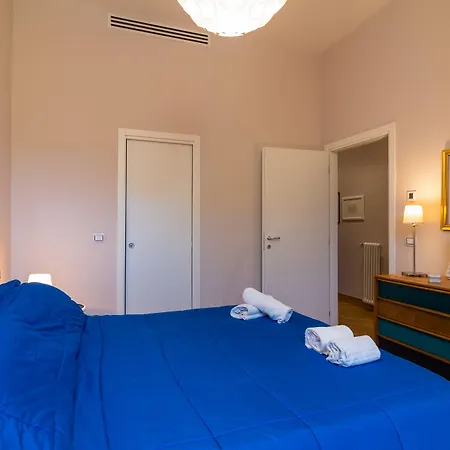 Elegant Flat At Municipio By Napoliapartments Apartment Neapel