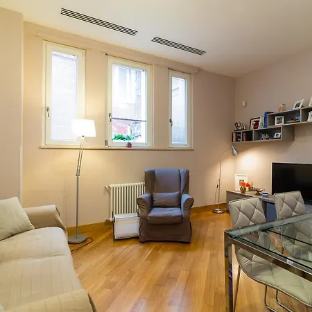 Elegant Flat At Municipio By Napoliapartments Appartement Napels